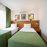 Qualia Hotel