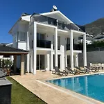 Sunshine Villa