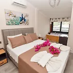 Mykonut Boutique Suites