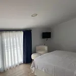 Bouvardia Inn