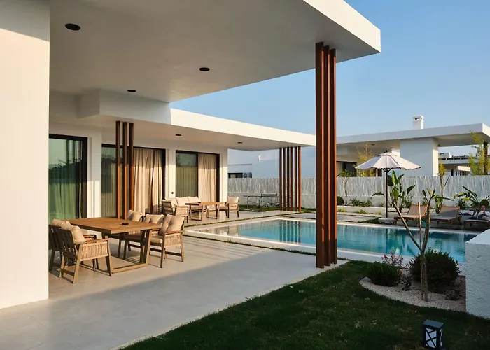Ashta Suites - Villa Aura