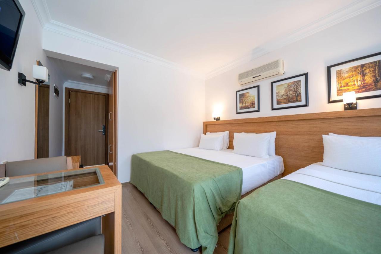 Qualia Hotel
