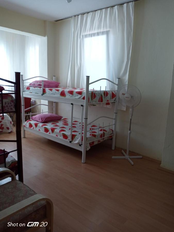 Hzd Hostel *
