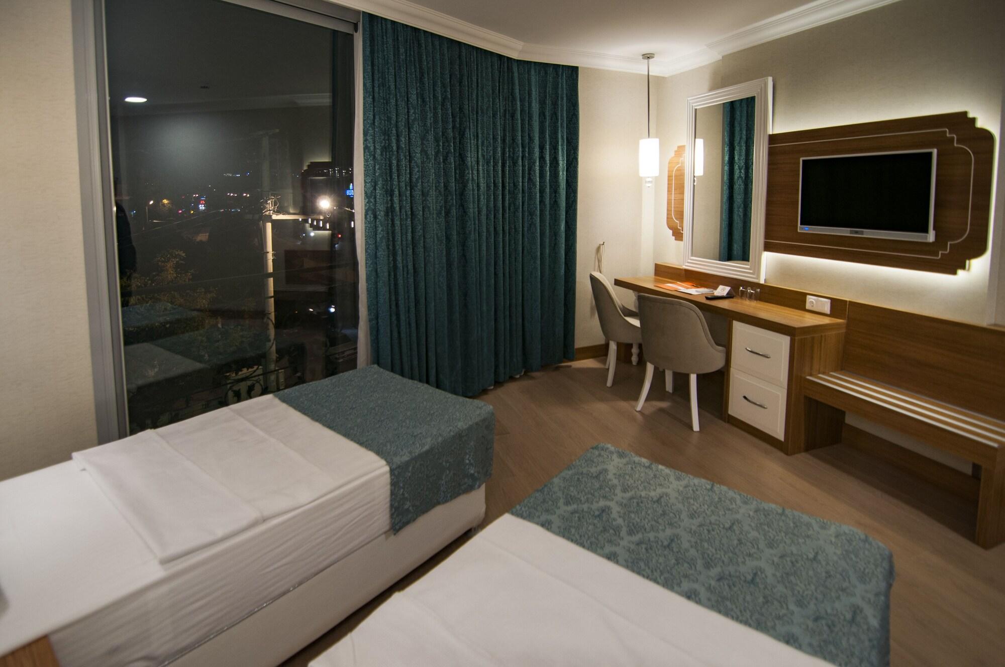 Exelans Otel 3*