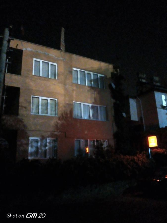 Hzd Hostel *