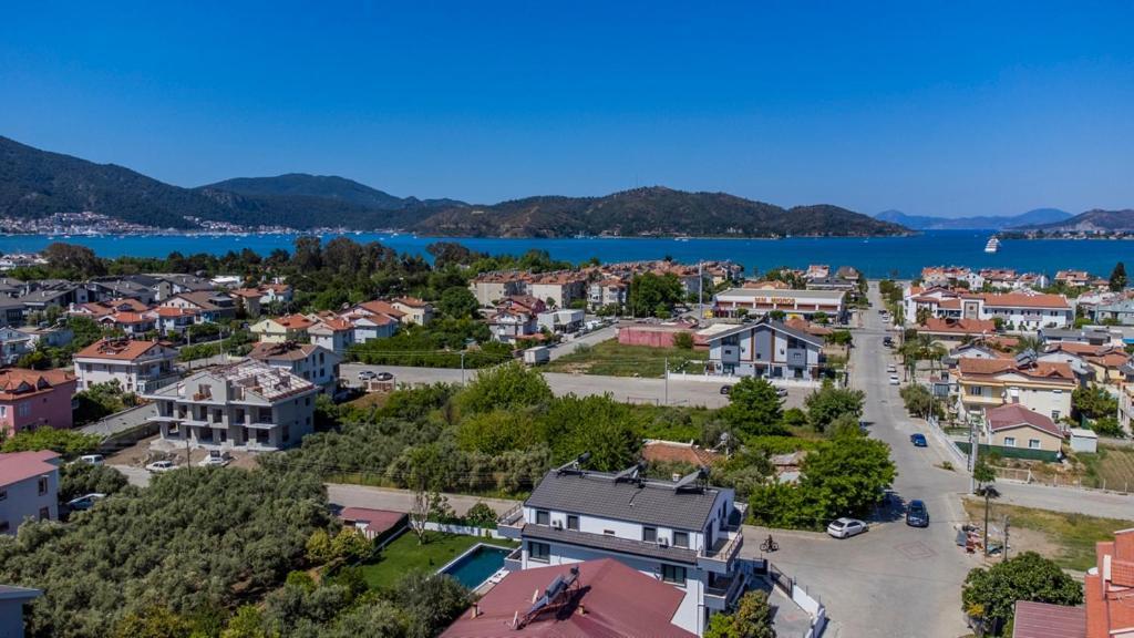 Havuzlu Sitede Luks Tatil Evi - Zeybek Apart 2 Fethiye