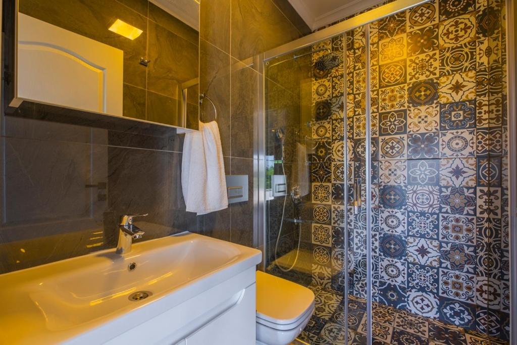 Havuzlu Sitede Luks Tatil Evi - Zeybek Apart 2 *