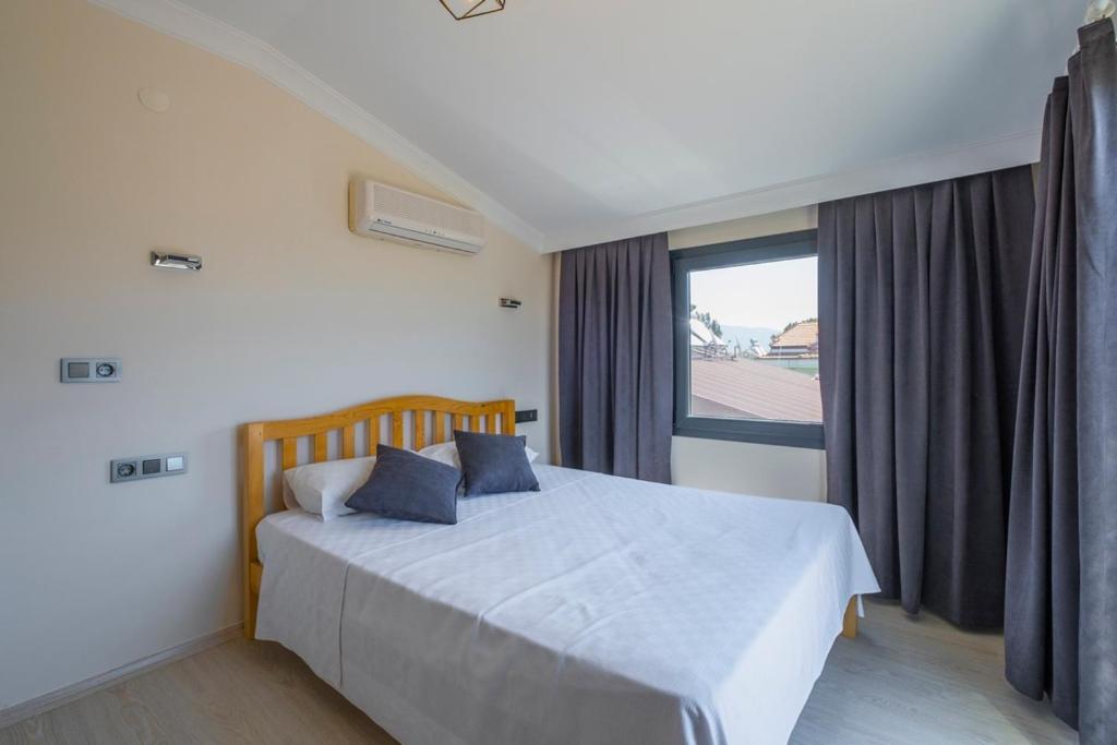 Havuzlu Sitede Luks Tatil Evi - Zeybek Apart 2 Apartment Fethiye