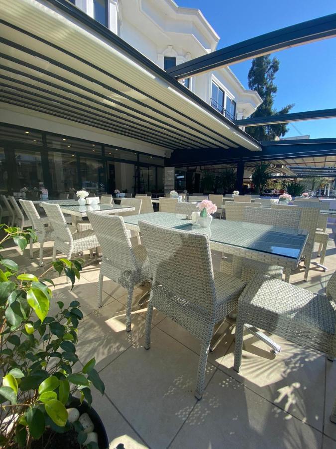 Alesta Seaside Hotel *