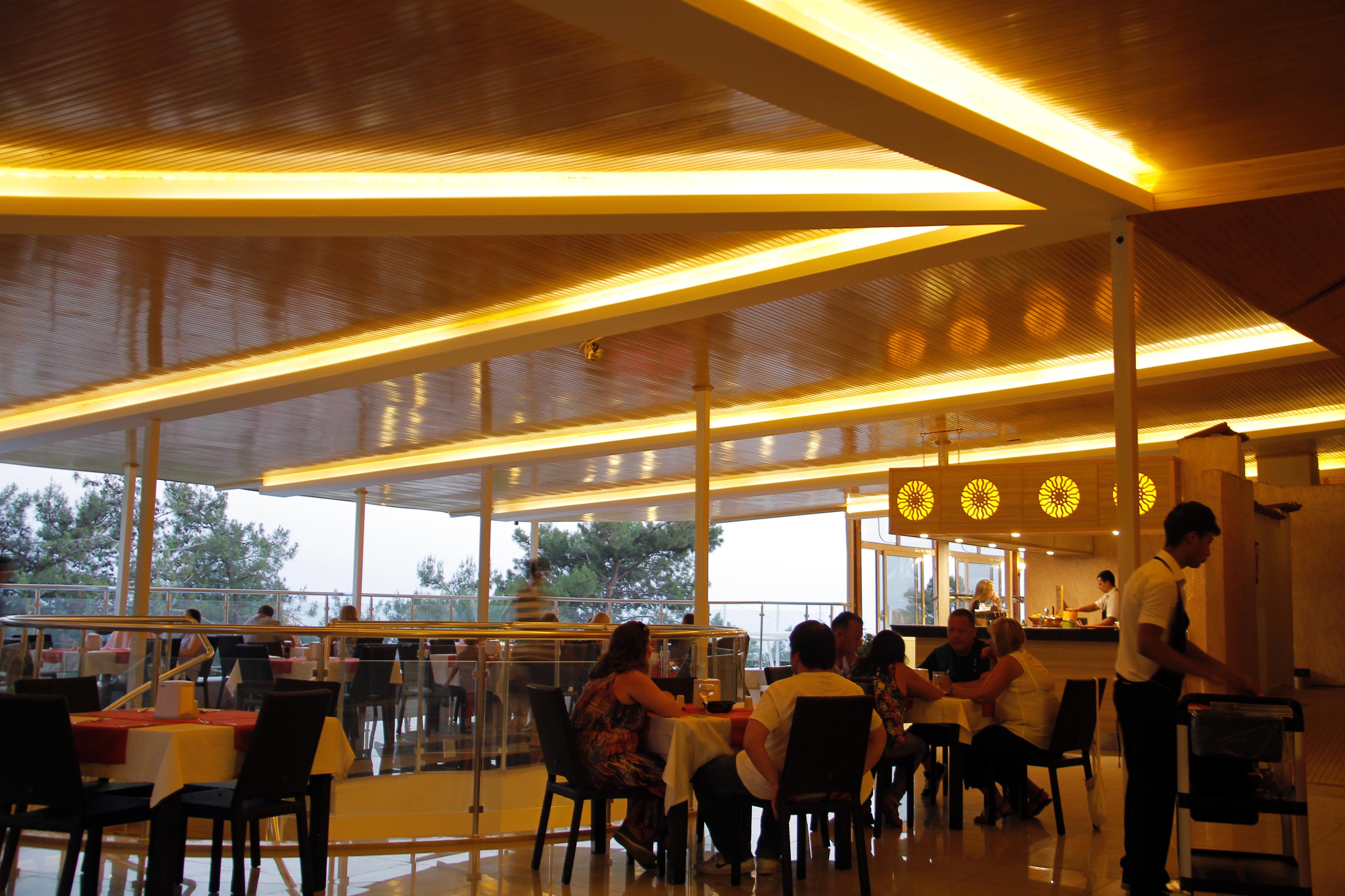 Otel Nicholas Park 4*