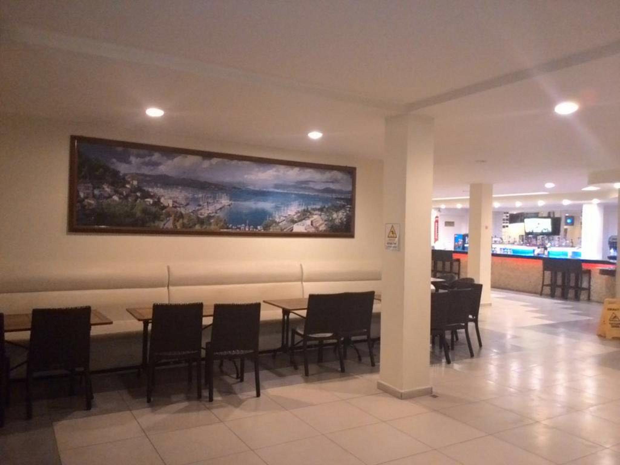 Nicholas Park Otel 4*