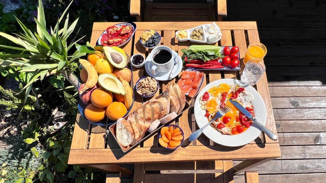 Sofia Ada Bed & Breakfast *