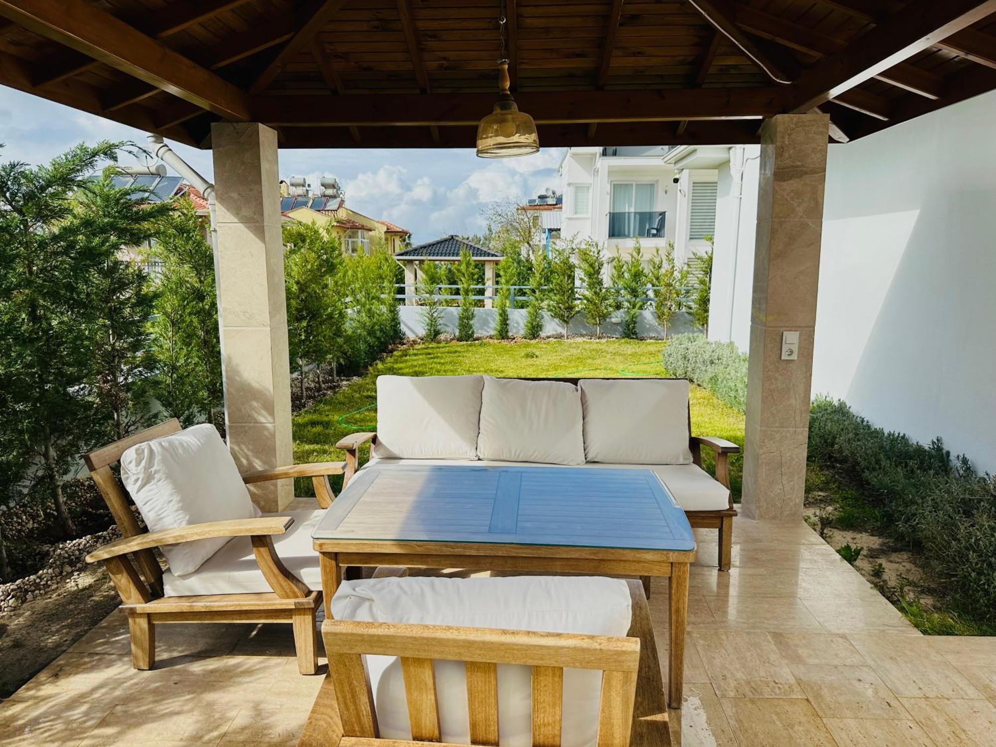 Sunshine Villa *