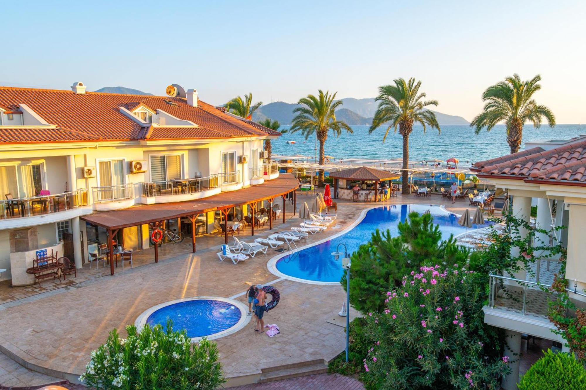 Aparthotel Sunset And