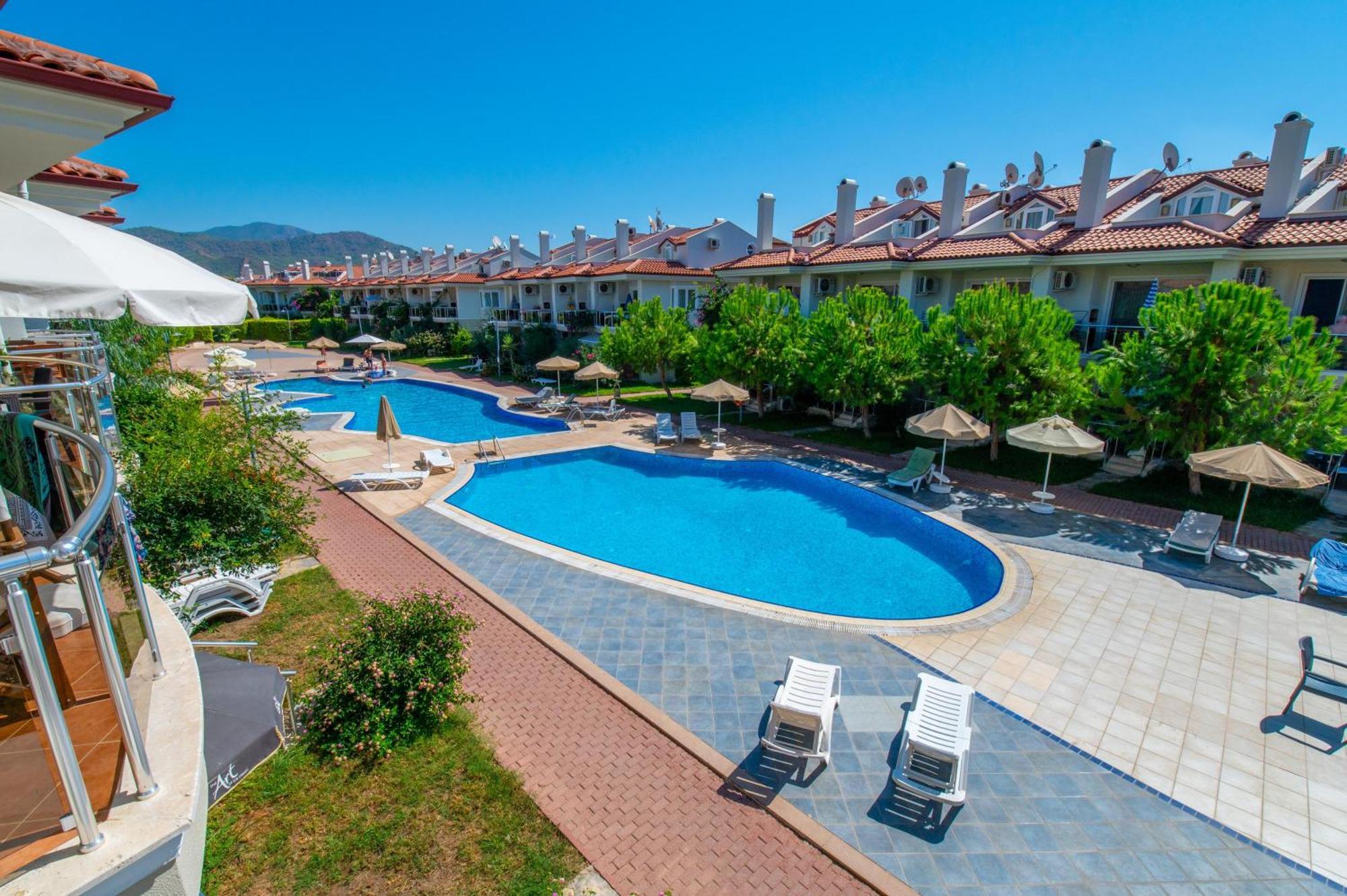 Sunset Aqua Lettings Apart Otel