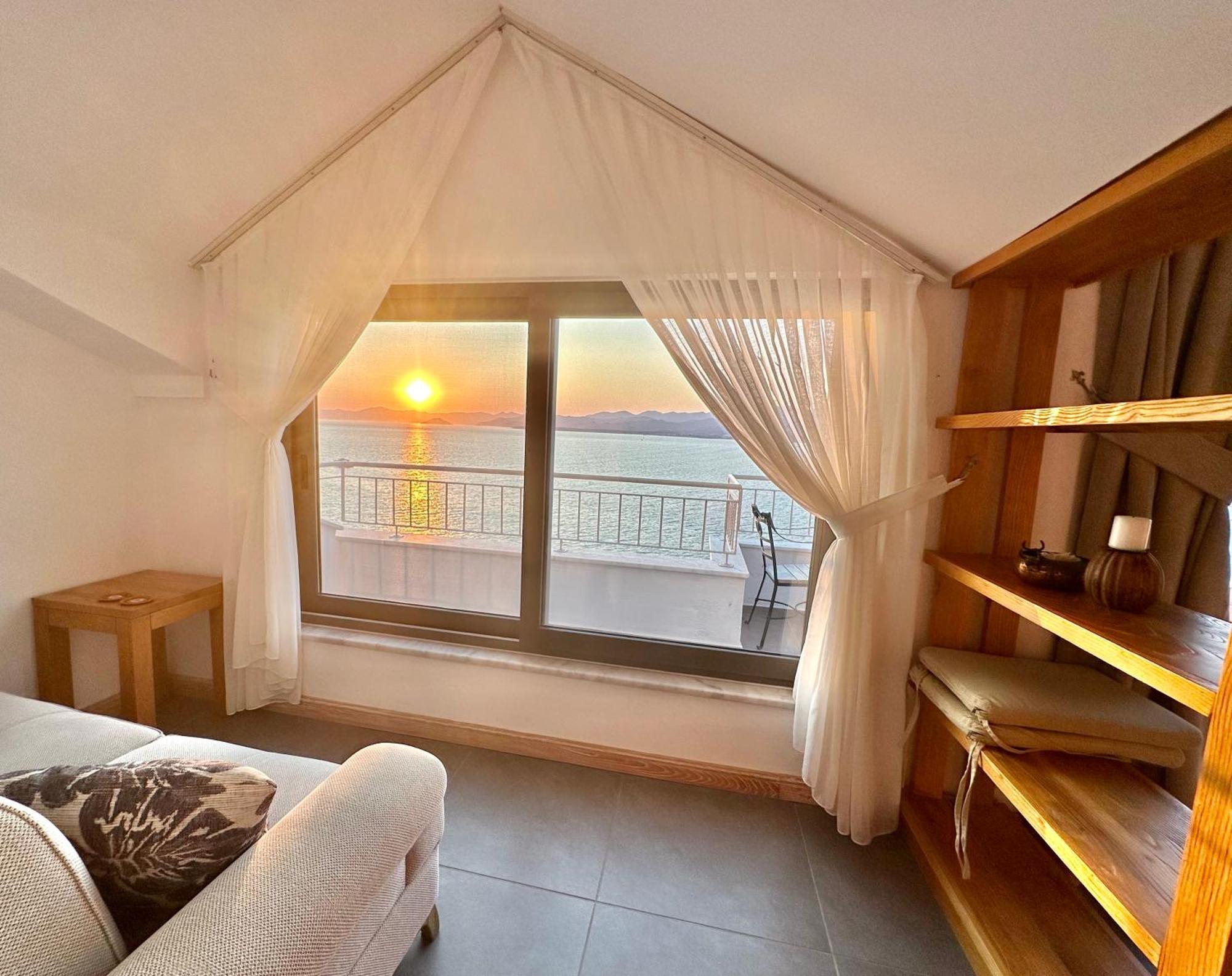 Ece Sovalye Island Hotel 4*