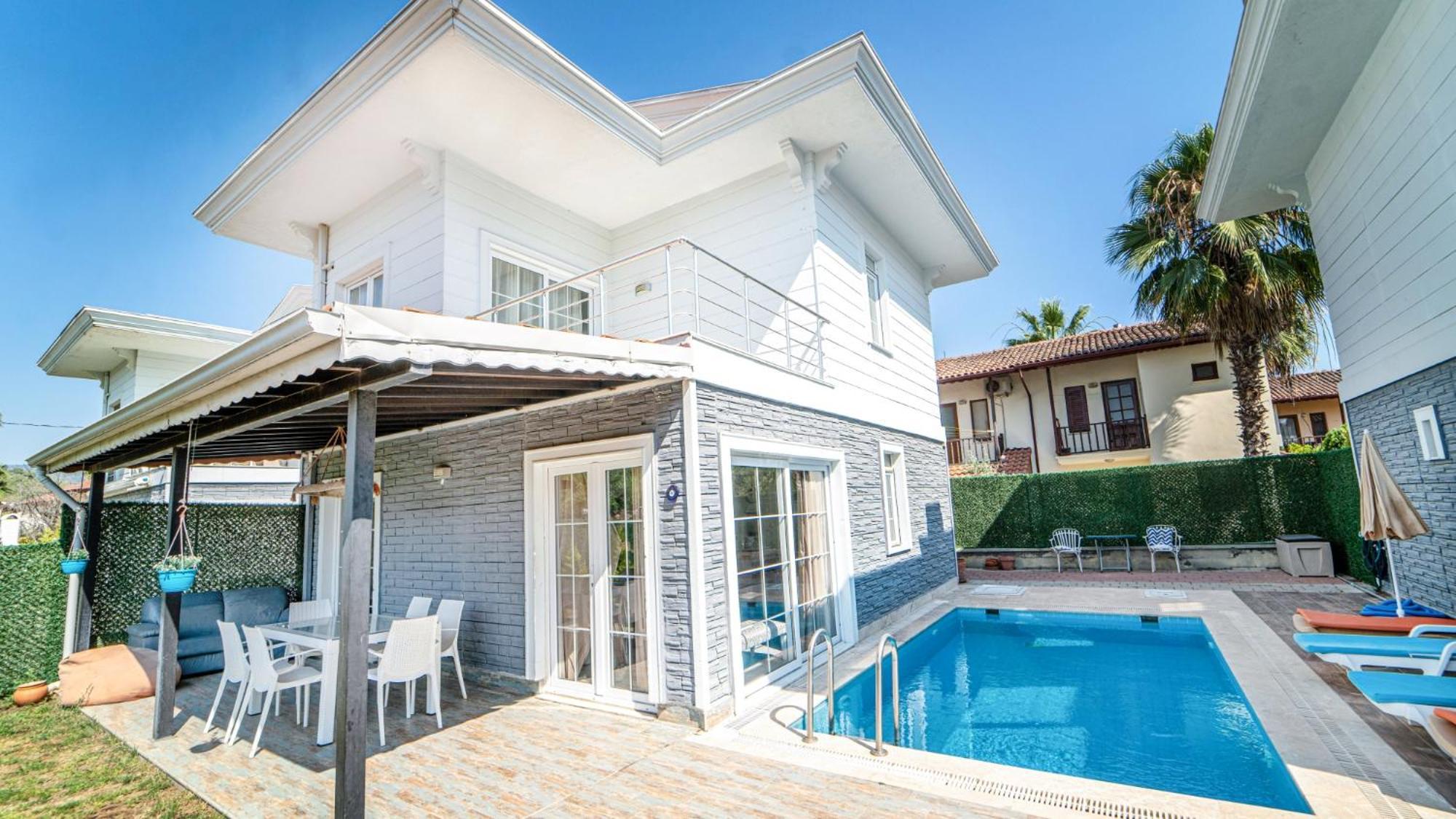 W Private Pool Garden 5 Min To Beach
