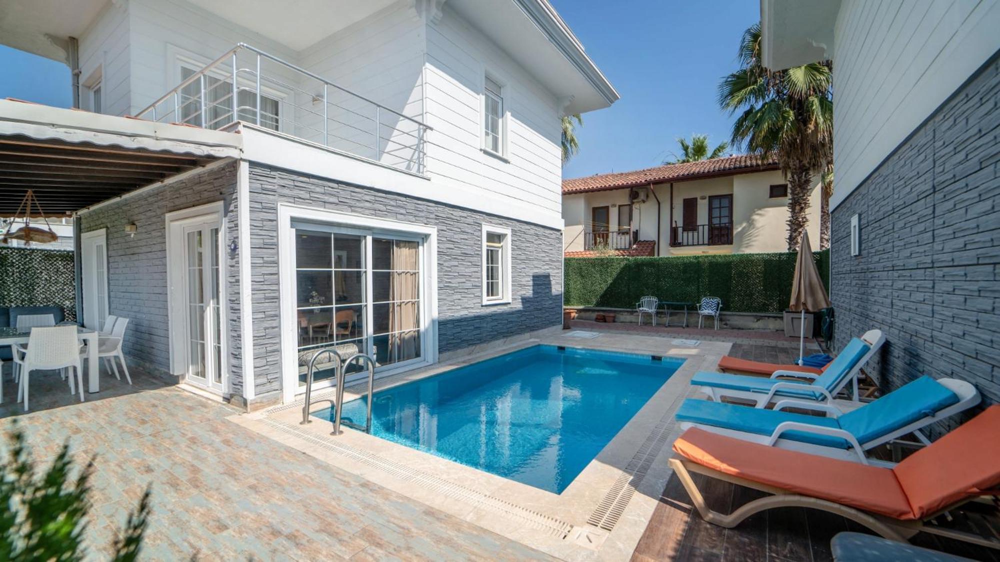 W Private Pool Garden 5 Min To Beach