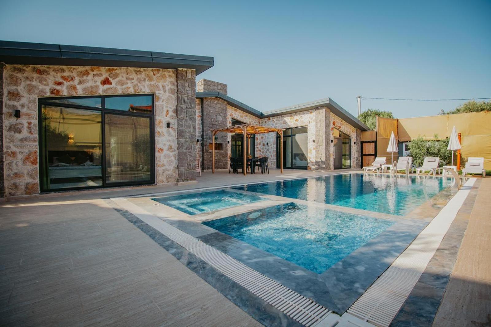 Villa Samatagold *