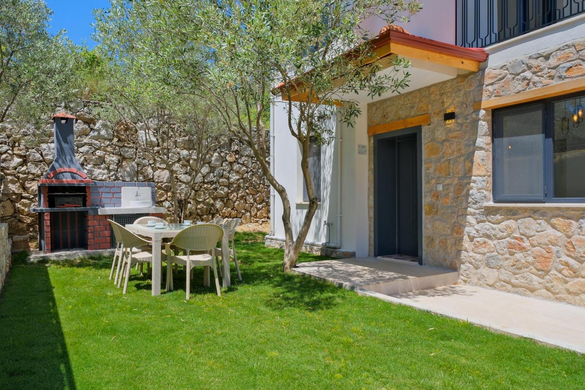 Kizilbella 1, Lueks Havuzlu Korunakli Tas Fethiye