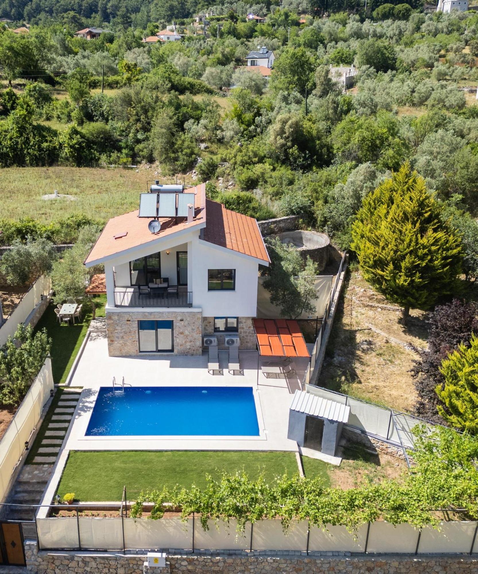 Kizilbella 1, Lueks Havuzlu Korunakli Tas * Fethiye