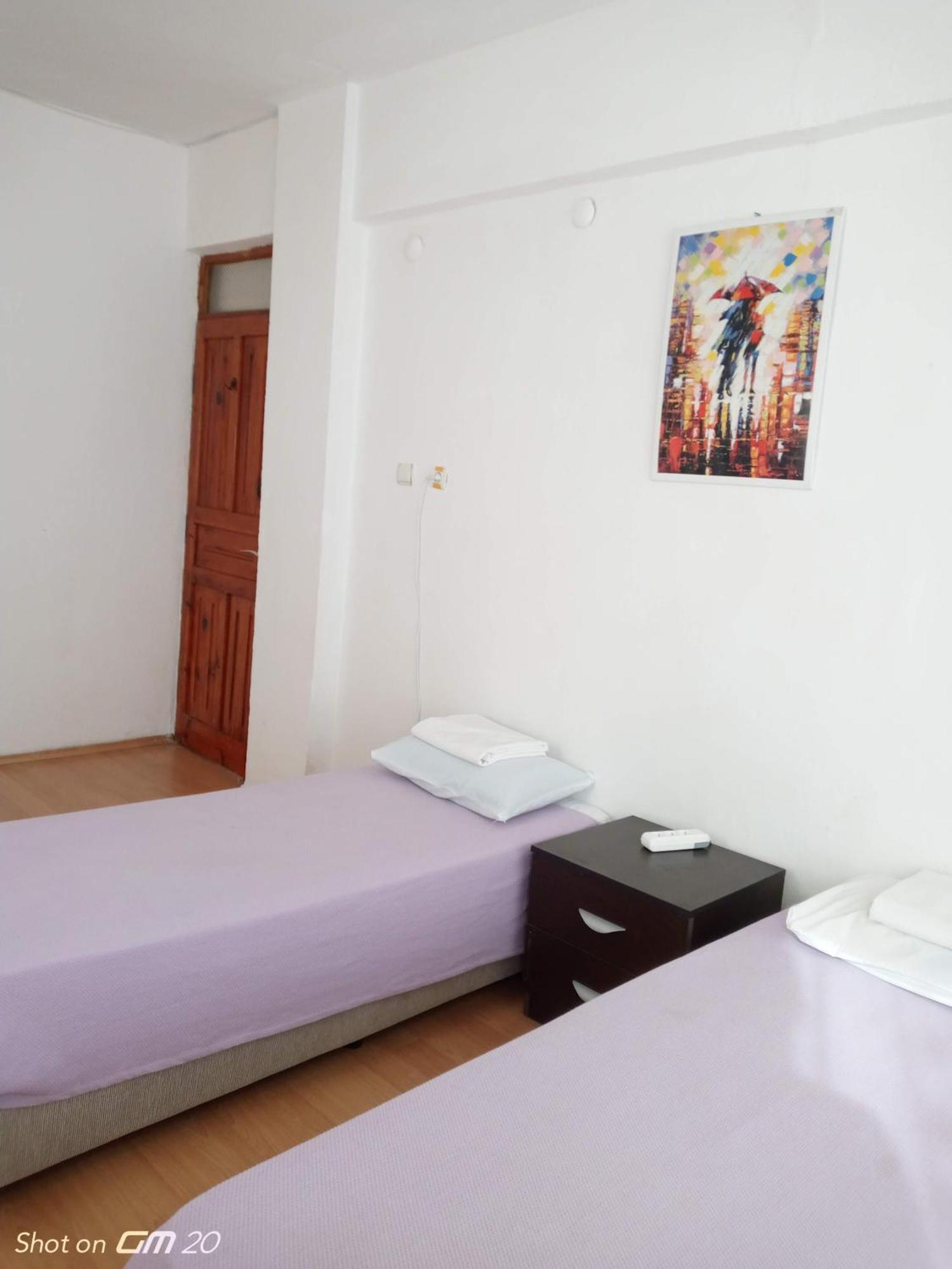 Hzd Hostel *