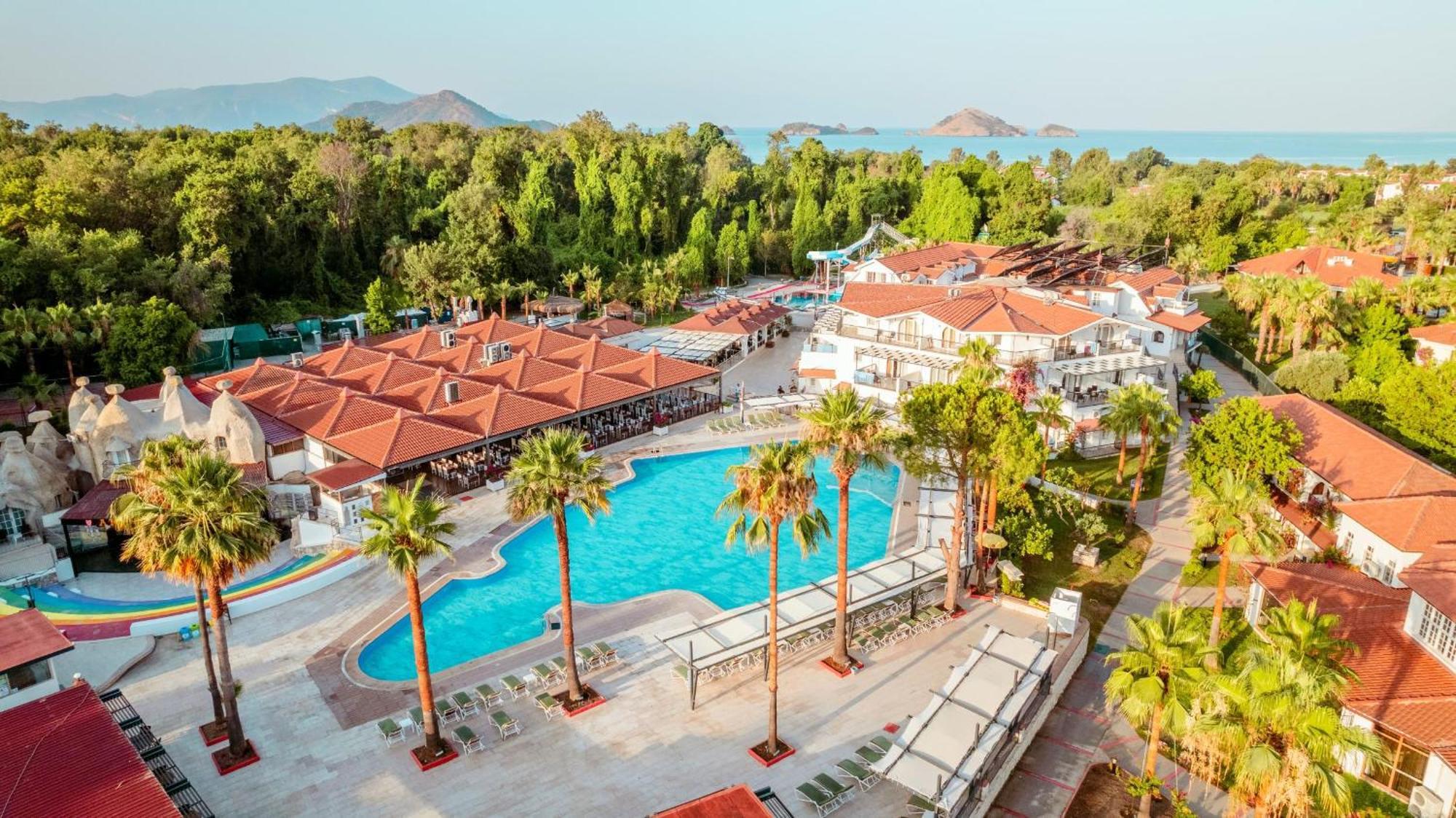 Lykia Botanika Fun & Club Otel 4*