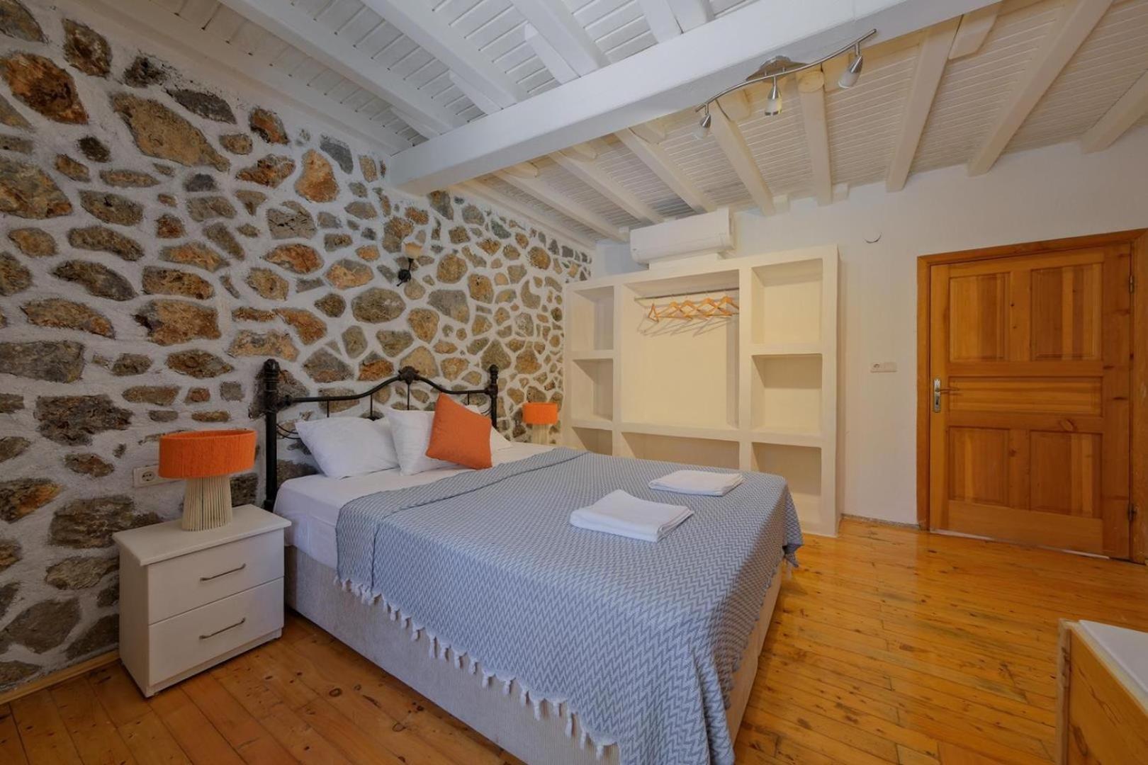 1 Bedroom Luxury - 9687