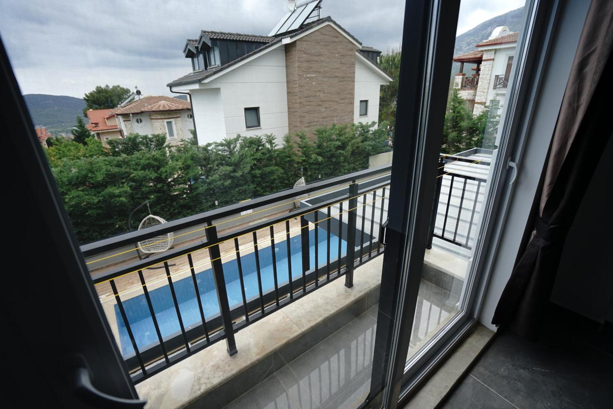 Villa Sayir 2 Premium Villa's *