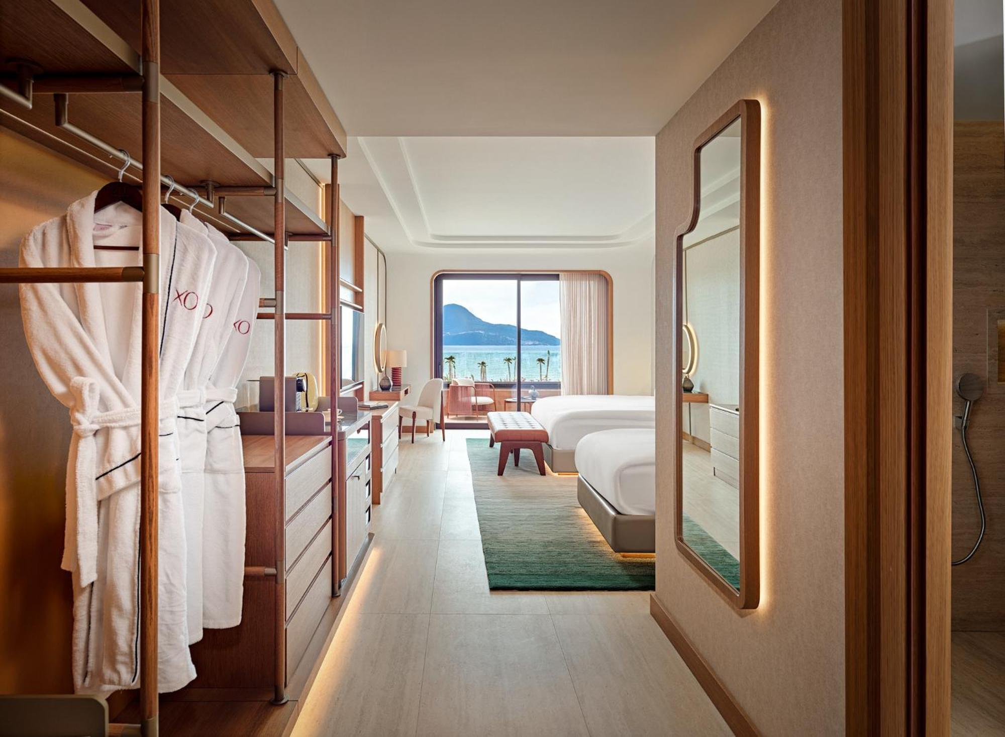 Xo Cape Arnna Hotel