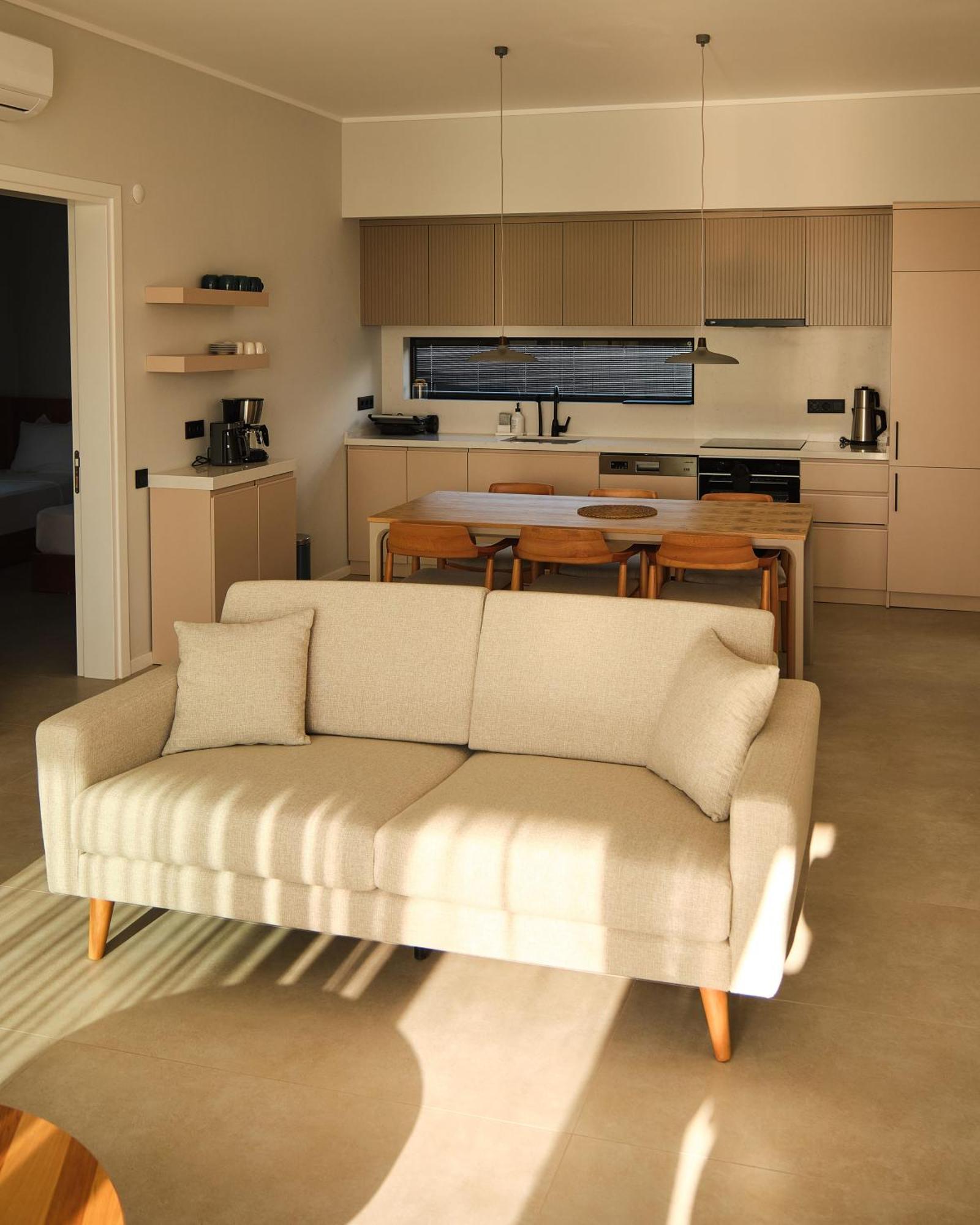 Ashta - Aura Villa *
