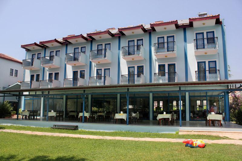 Aymes Hotel 3*