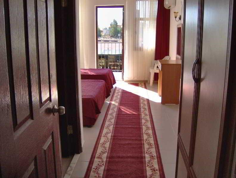Nazar Garden Otel 2*