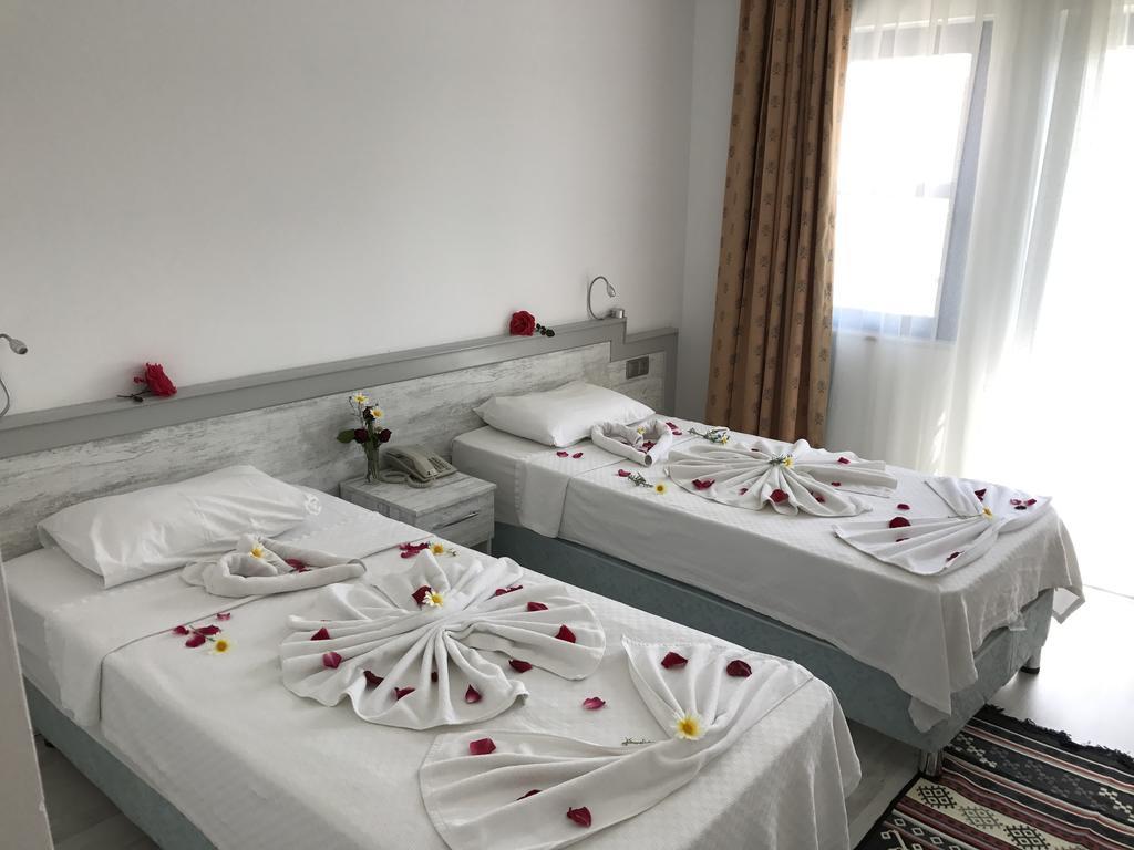 Aymes Hotel 3*