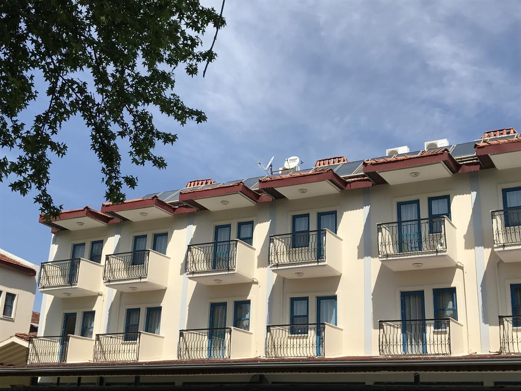 Aymes Hotel 3*