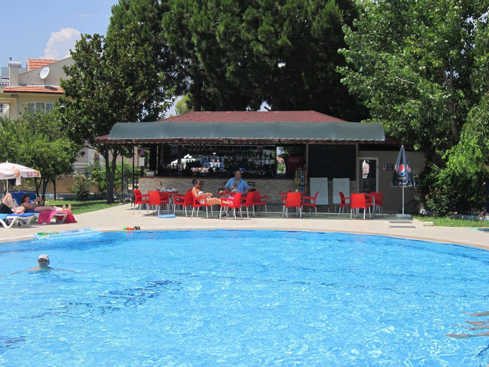 Aymes Hotel 3*