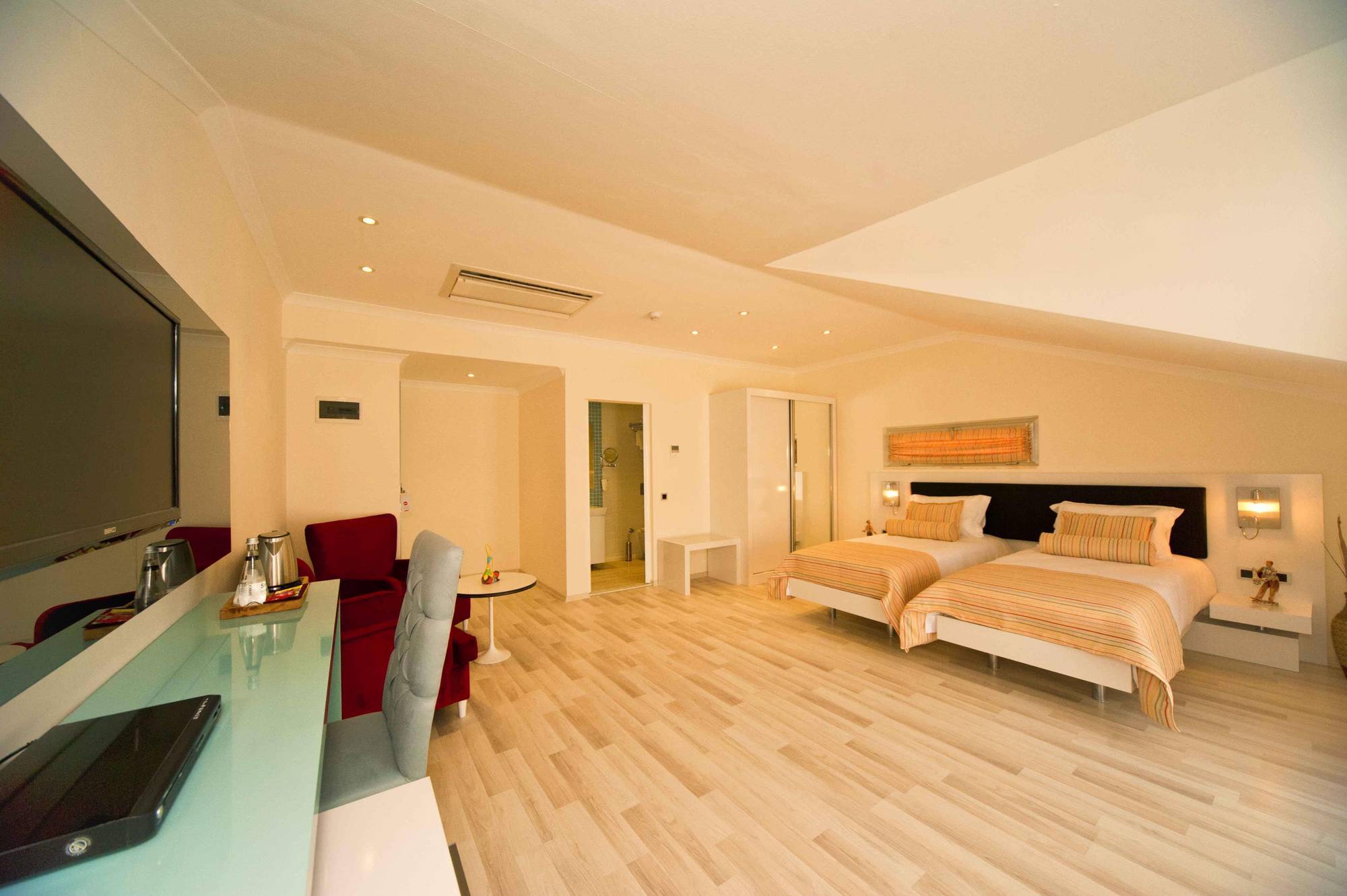 Orka Boutique Hotel 3*