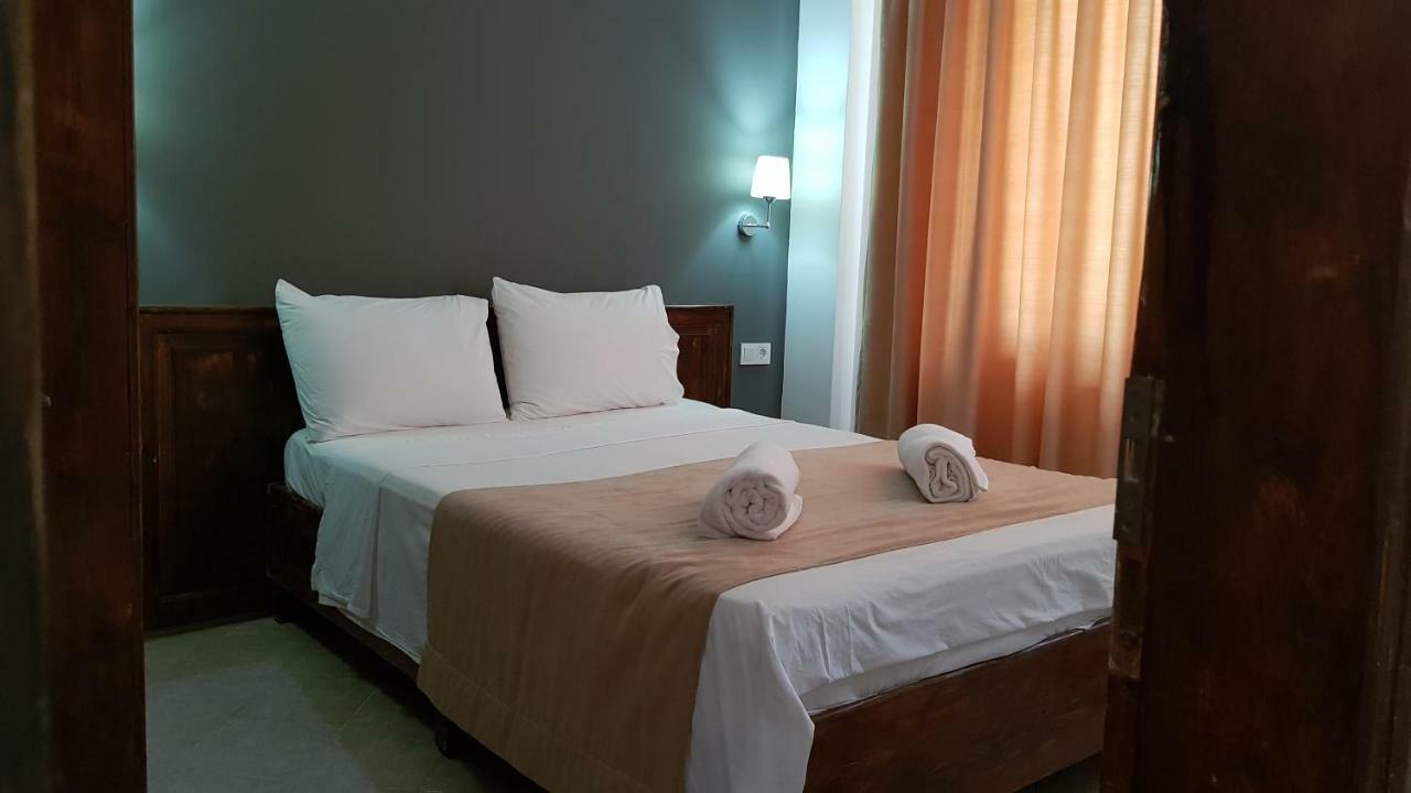 Poppy Aparthotel 2*