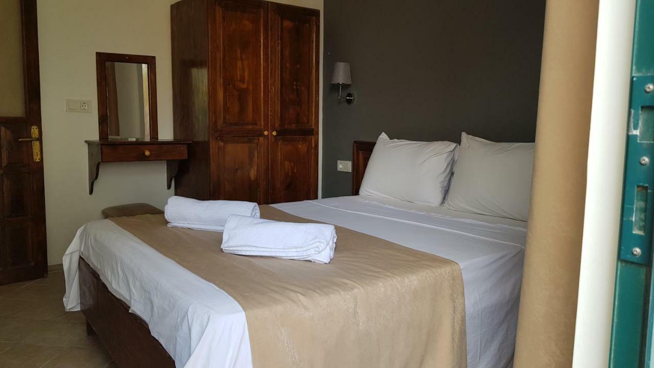Poppy Aparthotel