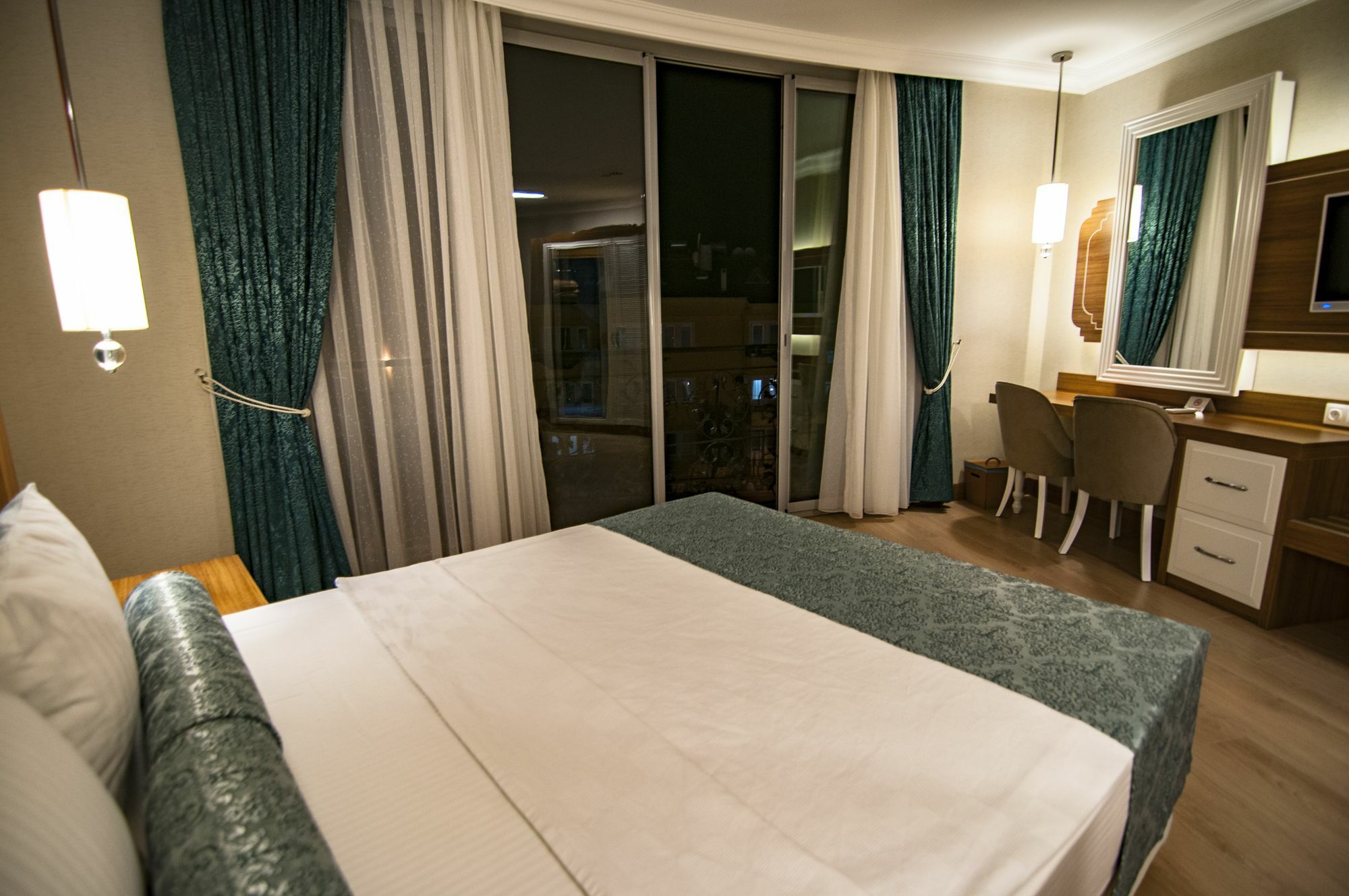 Otel Exelans
