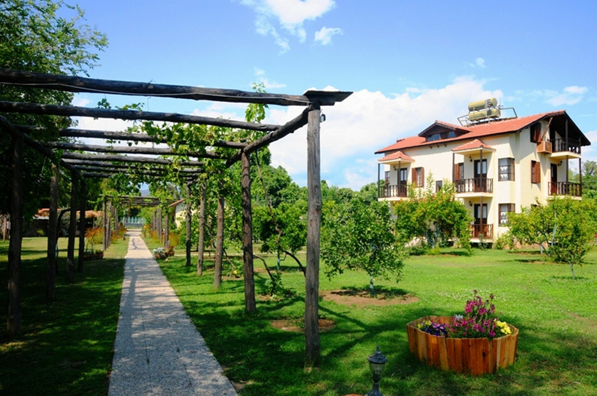 Yonca Otel