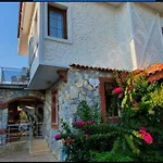 Baris Manco Bulvari Villa