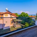Infinity Lily Villa 2