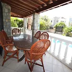 Vılla Tına