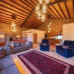 Reddoors Villa