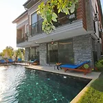 Caglar Residence