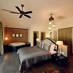 Yacht Classic Hotel - Boutique Class