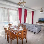 Mina Villa, Oezel Havuzlu, Fethiye