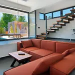 Marvelous Villa With Pool And Jacuzzi In Fethiye