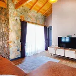 Villa Rich Stone